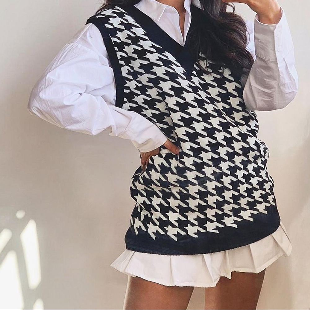 Boohoo Dogtooth Check Sweater Tank Top Size S